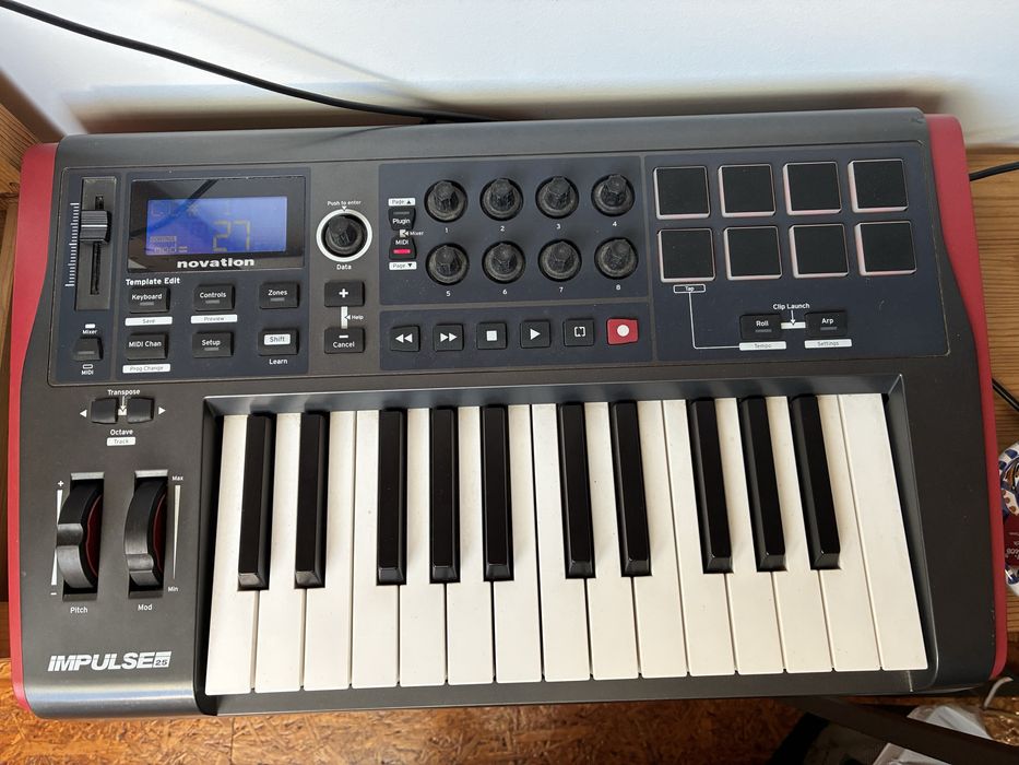 Novation Impulse 25 piano MIDI
