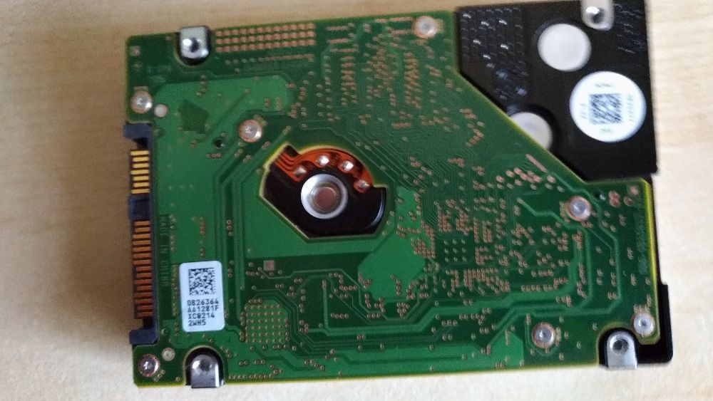 600 GB and 300 GB 2.5&#x27;&#x27; SAS Computer Hard Drives64354230412675123