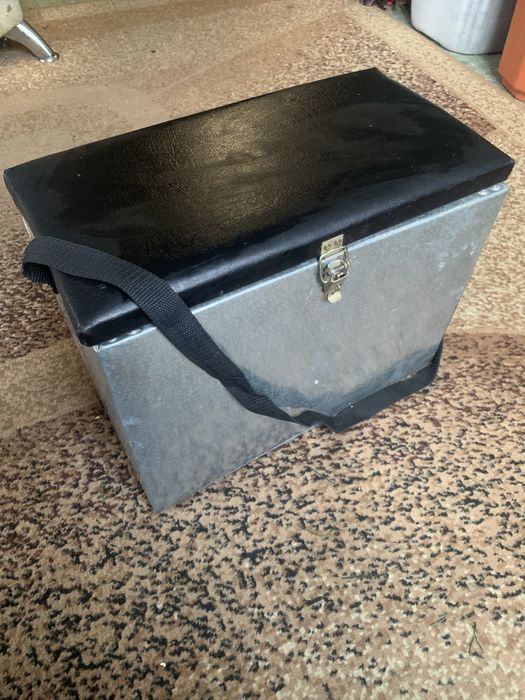 Продам риболовний ящик