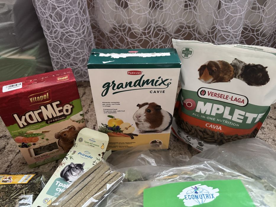 Сіно, корм, смаколики, килимки для морської свинки