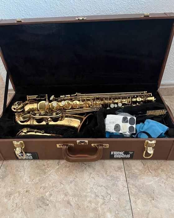 Saxofone alto Conn Selmer Prelude AS700