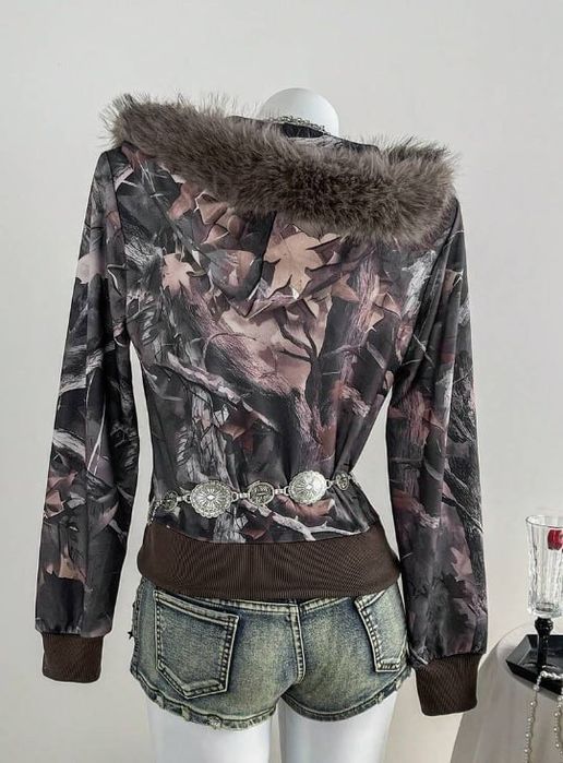 Женская укороченая кофта с мехом