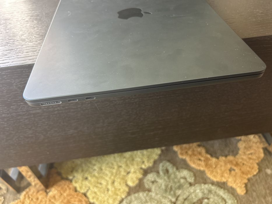 Apple Macbook M2
