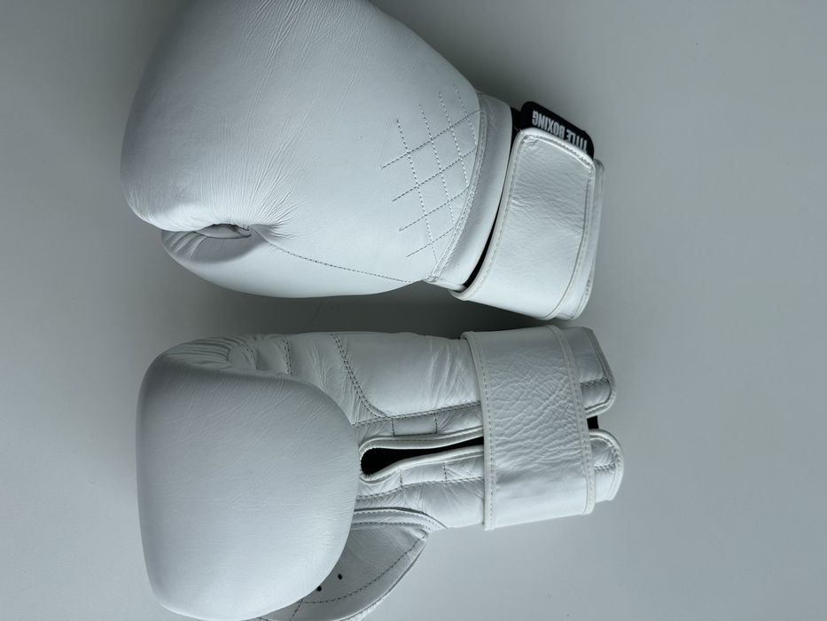 Боксерські рукавички Title Boxing 16 унцій