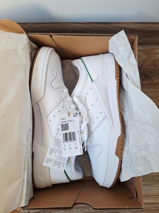 Nowe Adidas 42 team court2 białe