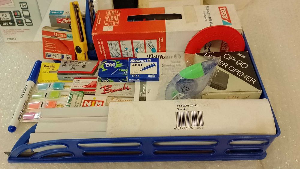Material Escolar. Regresso às Aulas Lote Esferográficas novas.