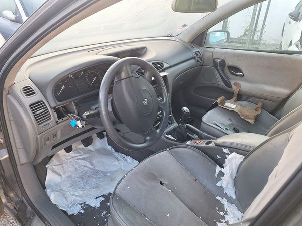 Renault Laguna 1.9 DCI | Carros Avariados / Gasóleo / Nacional