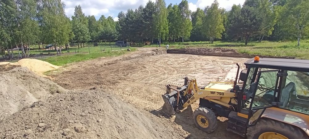 Usługi ziemne koparko ładowarką, koparka ładowarka