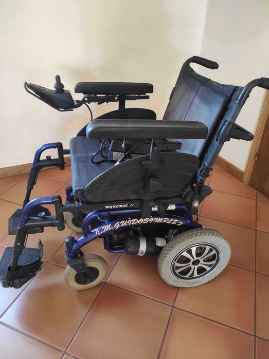 Cadeira de rodas elétrica
