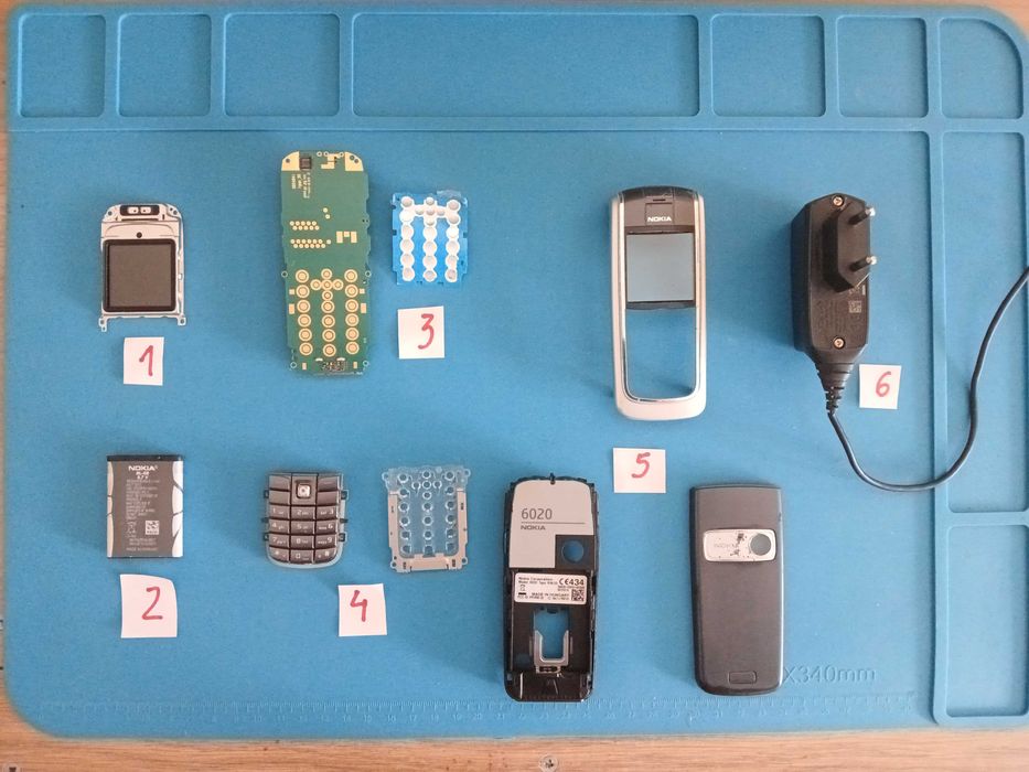 Componentes Originais NOKIA do mesmo Telemovel