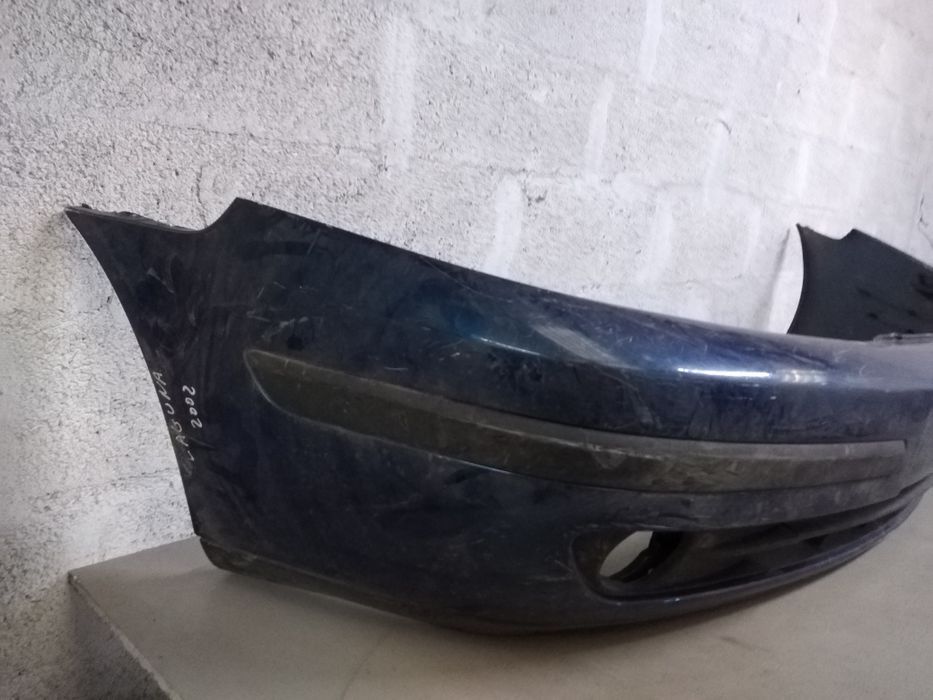 Vendo Para-choque de frente Renault Laguna 2 ano 2000 /03