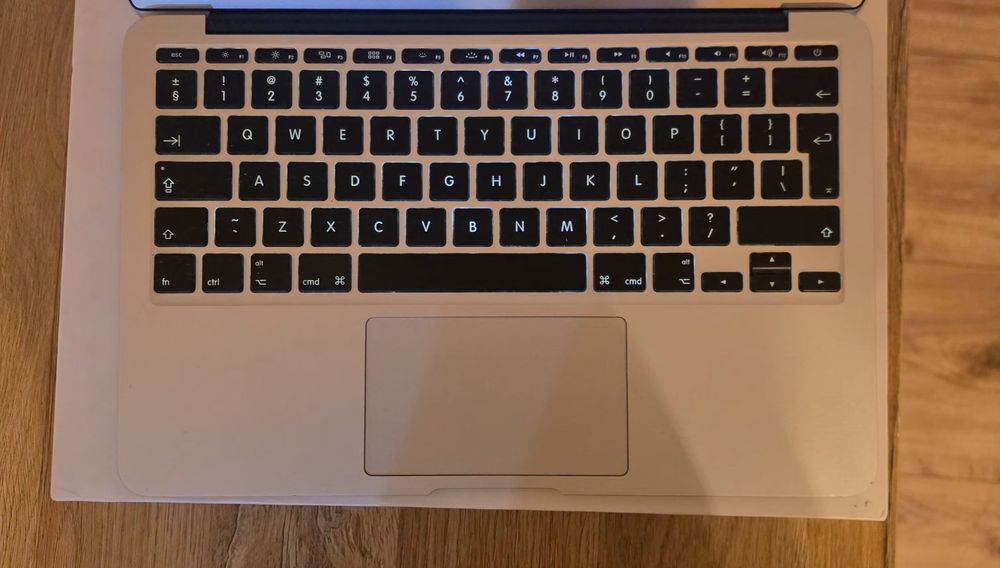 Apple macBook Air a1465