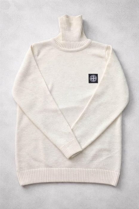 Стильний гольф у стилі Stone Island