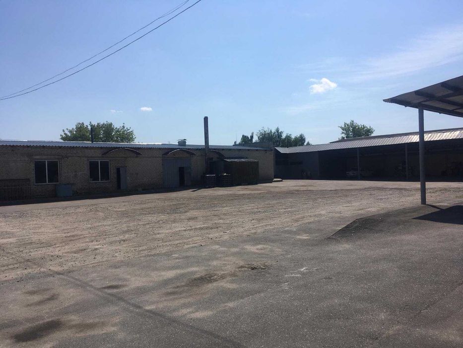 Майновий комплекс 553,7 м2, 0,5 га, Білогірʼя, вул. Залізнична,27