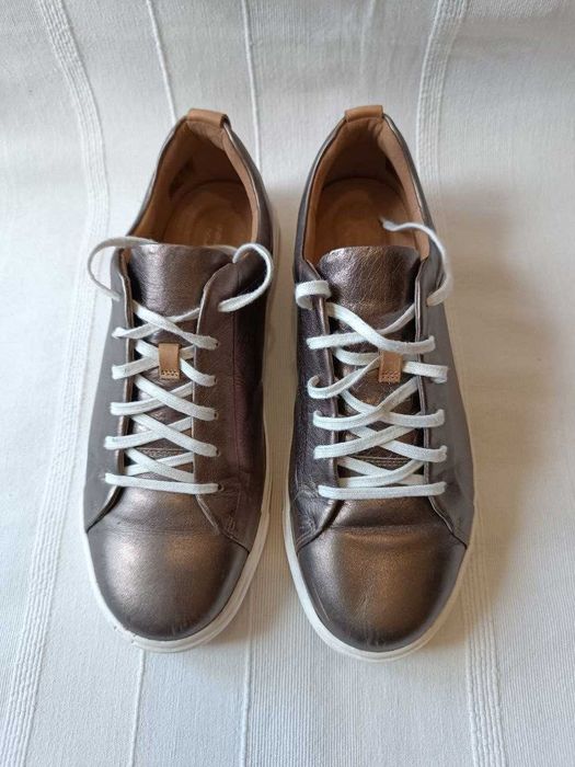 Шкіряні жіночі кросівки clarks р.42