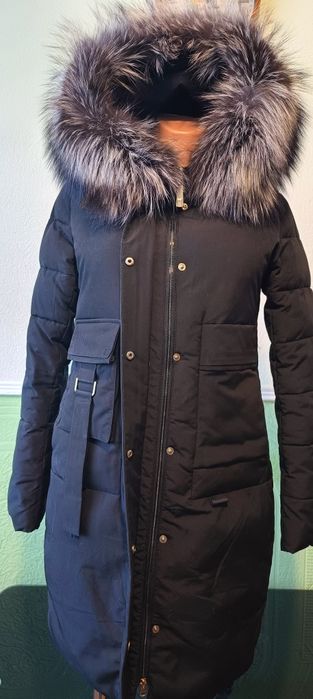 Зимовий жіночий пуховик