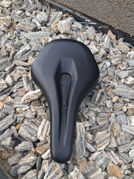 Siodelko Fizik terra 160mm