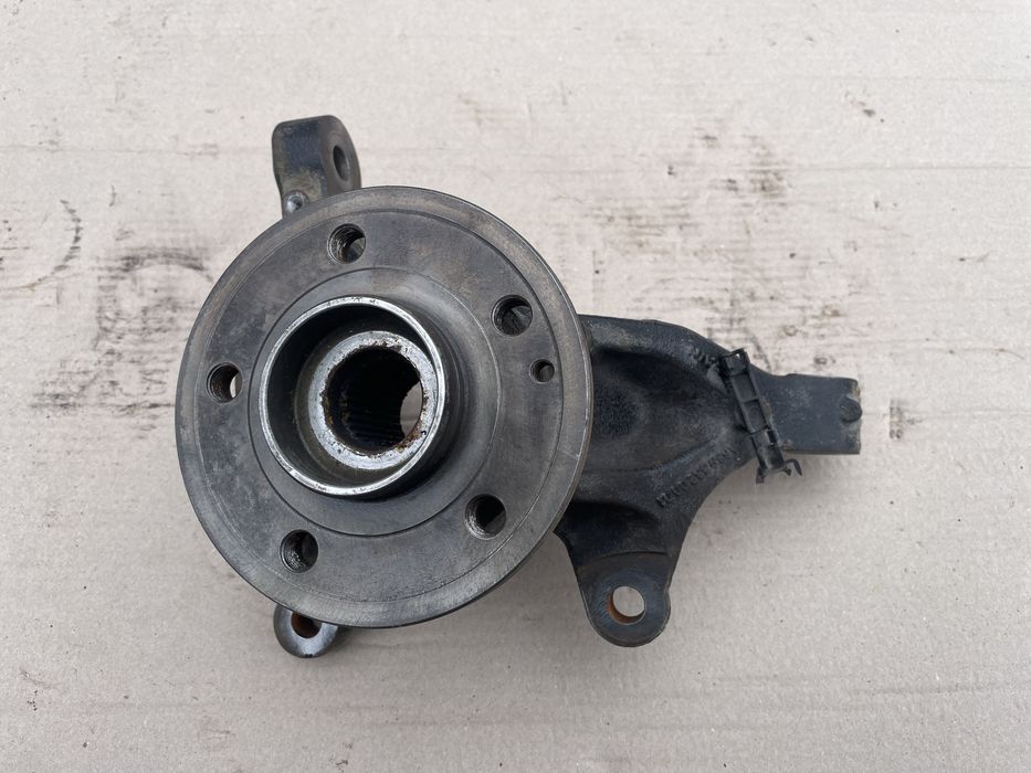 Ступица цапфа передняя на полный привод 4х4 на VITO-VIANO W639