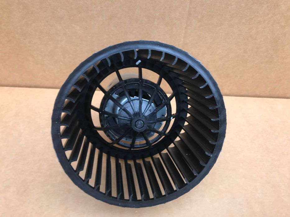 Моторчик печки вентилятор Audi 100 C4 A6 C4 (90-97)