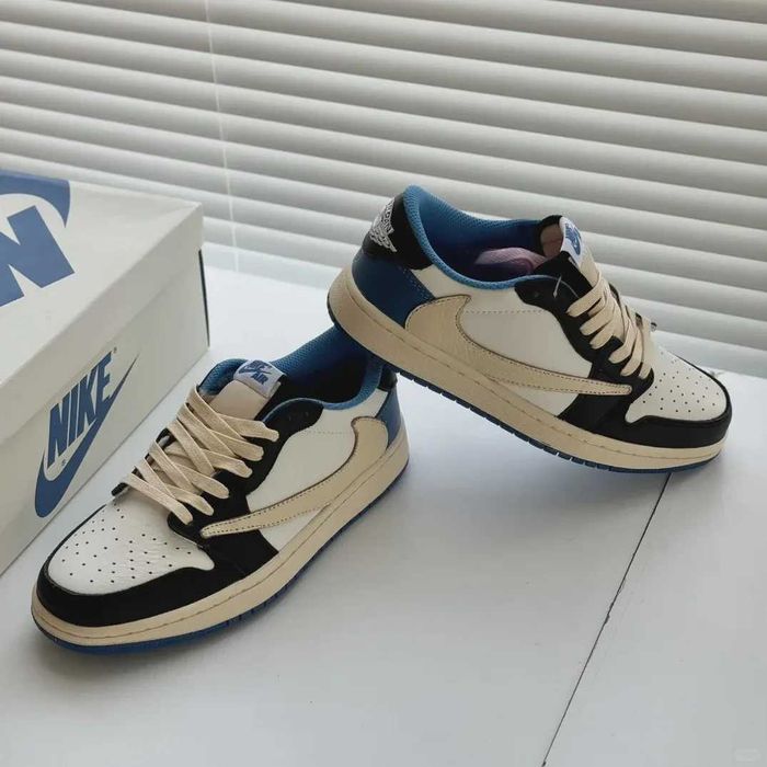Jordan 1 Retro Low OG SP R.40