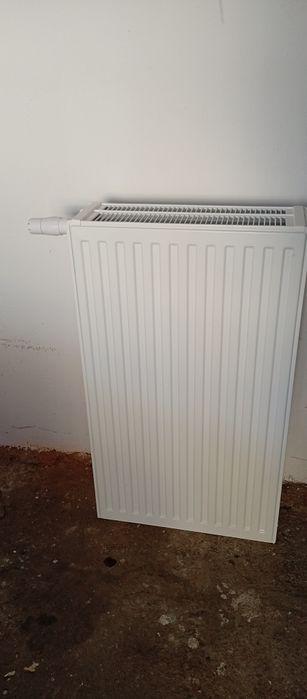Grzejnik ścienny 90x50