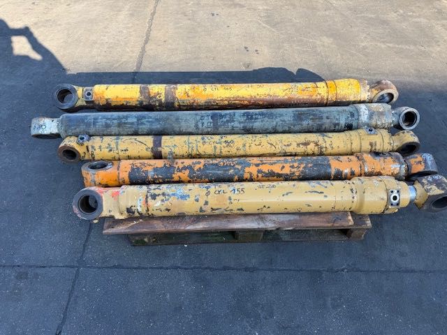 siłownik hydrauliczny do koparki używany