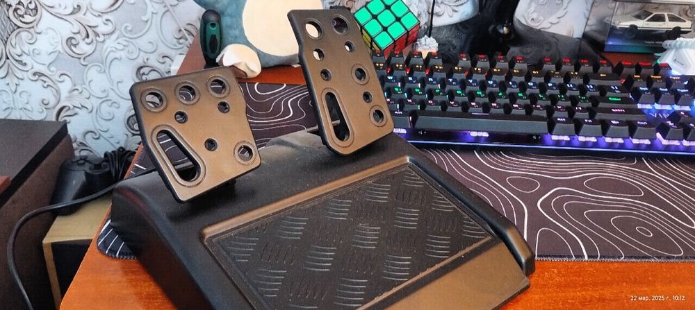 Ігрове кермо в хорошому стані