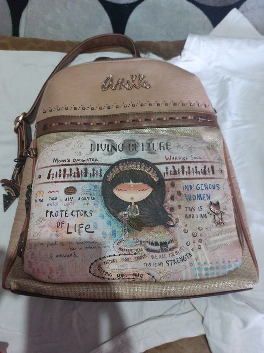 Mochila Anekke como nova