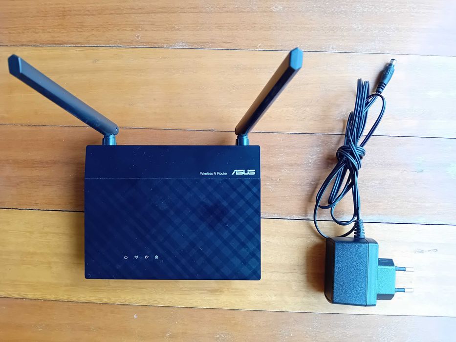 Router ASUS RT-N12 + B1 WiFi