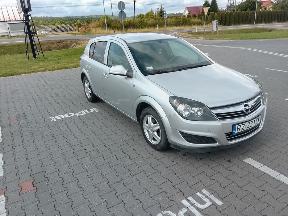 Opel Astra H 1.4 benzyna