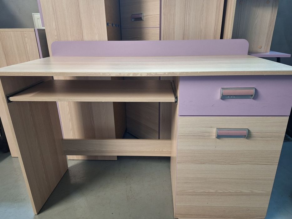 Zestaw mebli dziecięcych / młodzieżowych