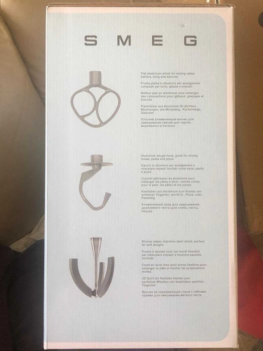 Batedeira / Robô de Cozinha SMEG Vermelho, nunca utilizado.