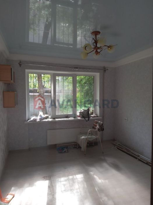 Продам 4кімнатну квартиру в центріз АЕО