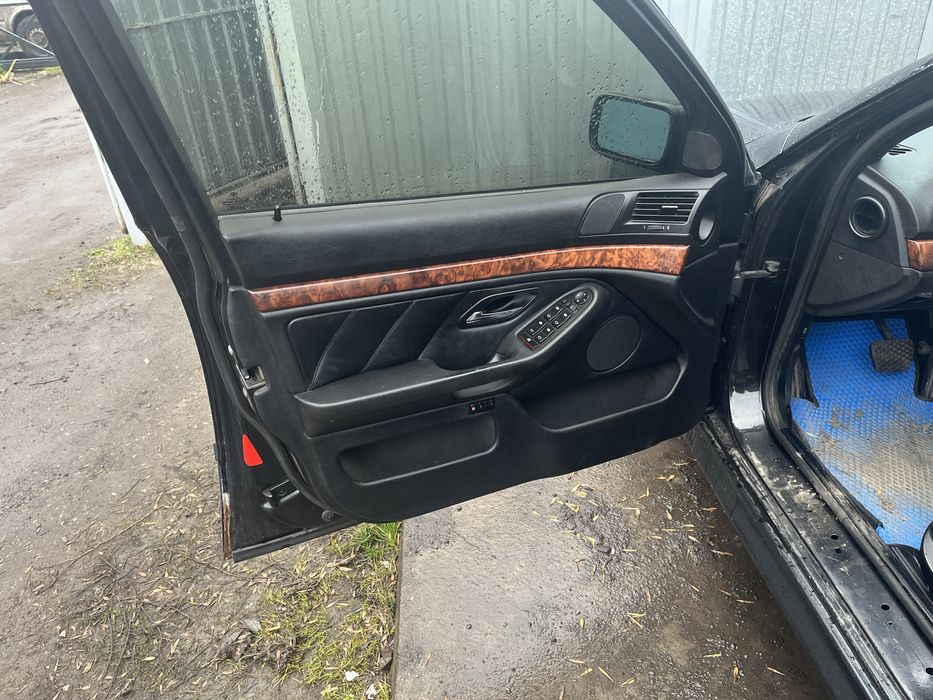 Продам е39 1998г