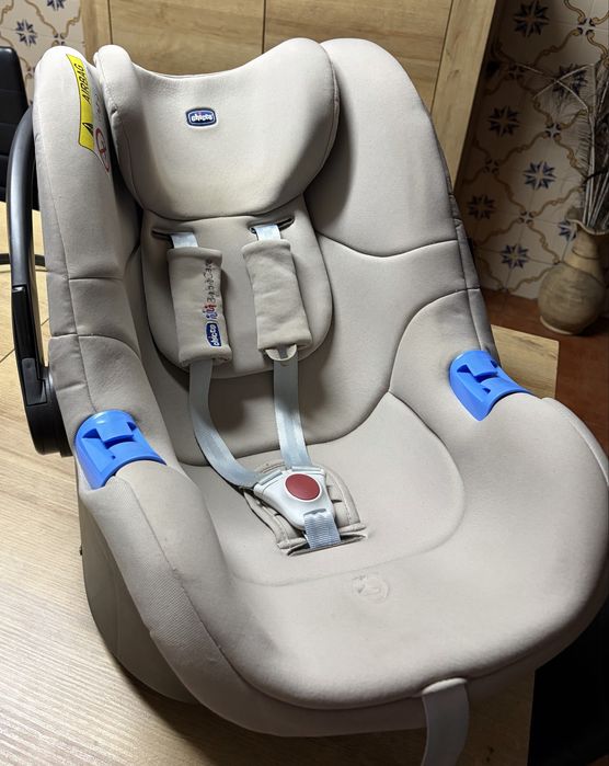 Vendo babycoque Chicco Oasys 0+ Up BebèCare, em excelente estado, praticamente como nova.