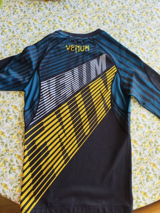 Rashguard Venum Tam S