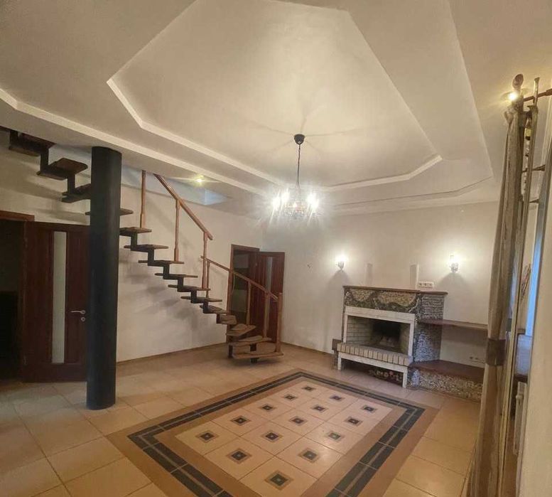 Продам 2-х этажный дом на Молдаванке. Камин.Газовое отопление. Терраса