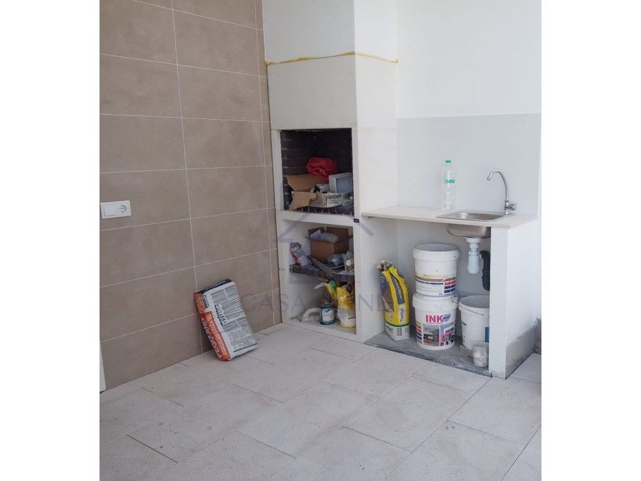 Moradia T4 Duplex com piscina, 180 m², acabamentos de luxo