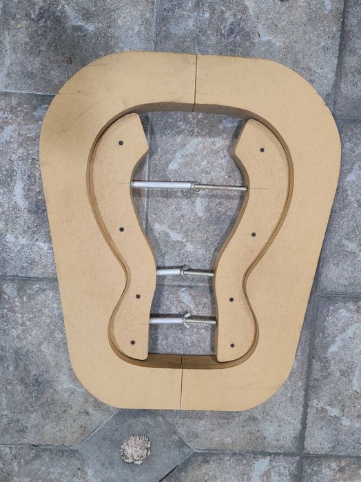 2 moldes para guitarras