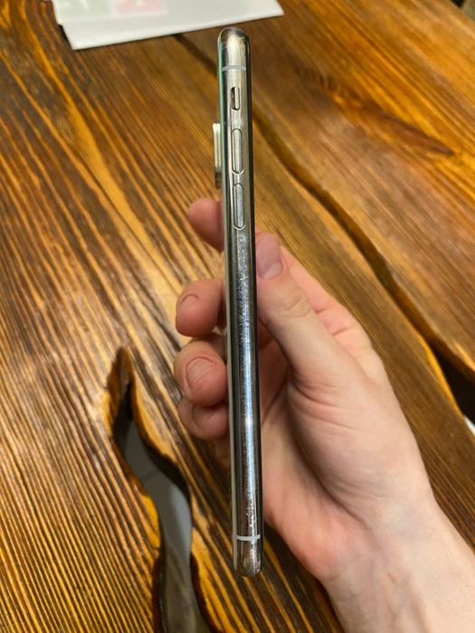 Айфон 10 на 64гб акб 85%