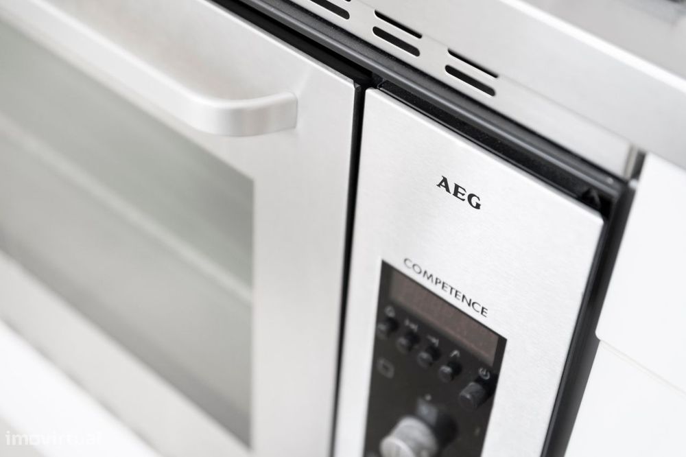 Apartamento no Chiado com 2 salas e 2 quartos e 2 lugares de estaciona