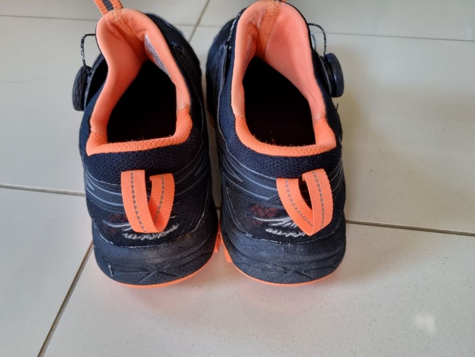 Buty Asics rozm 40.5 cm Zapięcie BOA