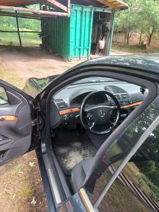 Mercedes-Benz E-Class W211