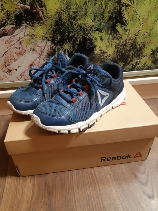 Кроссовочки для двора или дачи