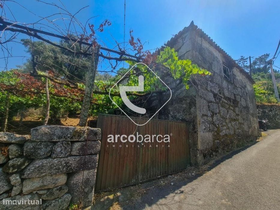 Moradia T2 para Recuperar em Santa Cruz de Lima – Ponte de Lima — Santa Cruz de Lima, Viana do Castelo