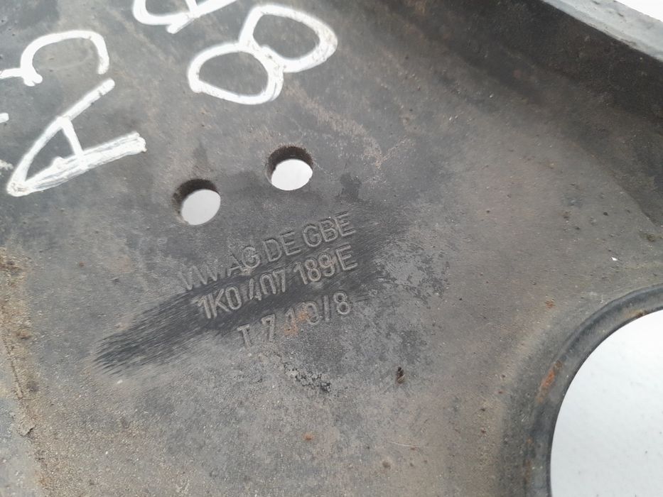 Braço de suspensão frente esquerdo AUDI A3 (8P1)