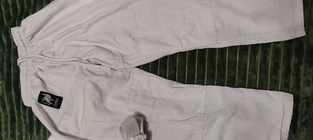 Продам кимоно для дзюдо..