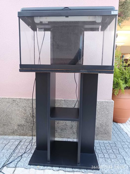 Aquario Aquatlantis 60 lts com móvel, bomba e aquecedor