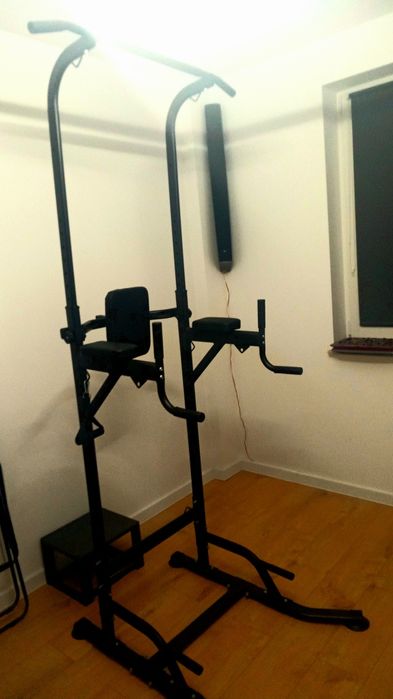 Stacja do ćwiczeń poręcz wielofunkcyjna" (ang. Power Tower)