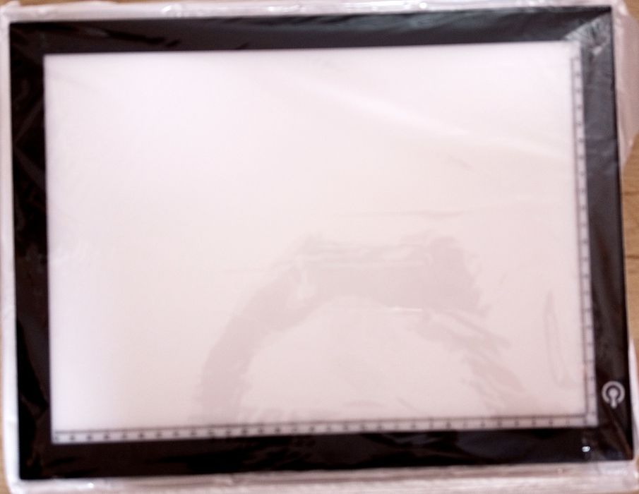 Podświetlana tablica kreślarska do rysowania  A4